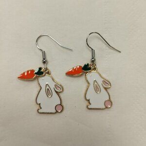 Bunny carrot earring handmade